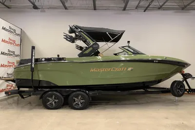 2023 MasterCraft XT22 T