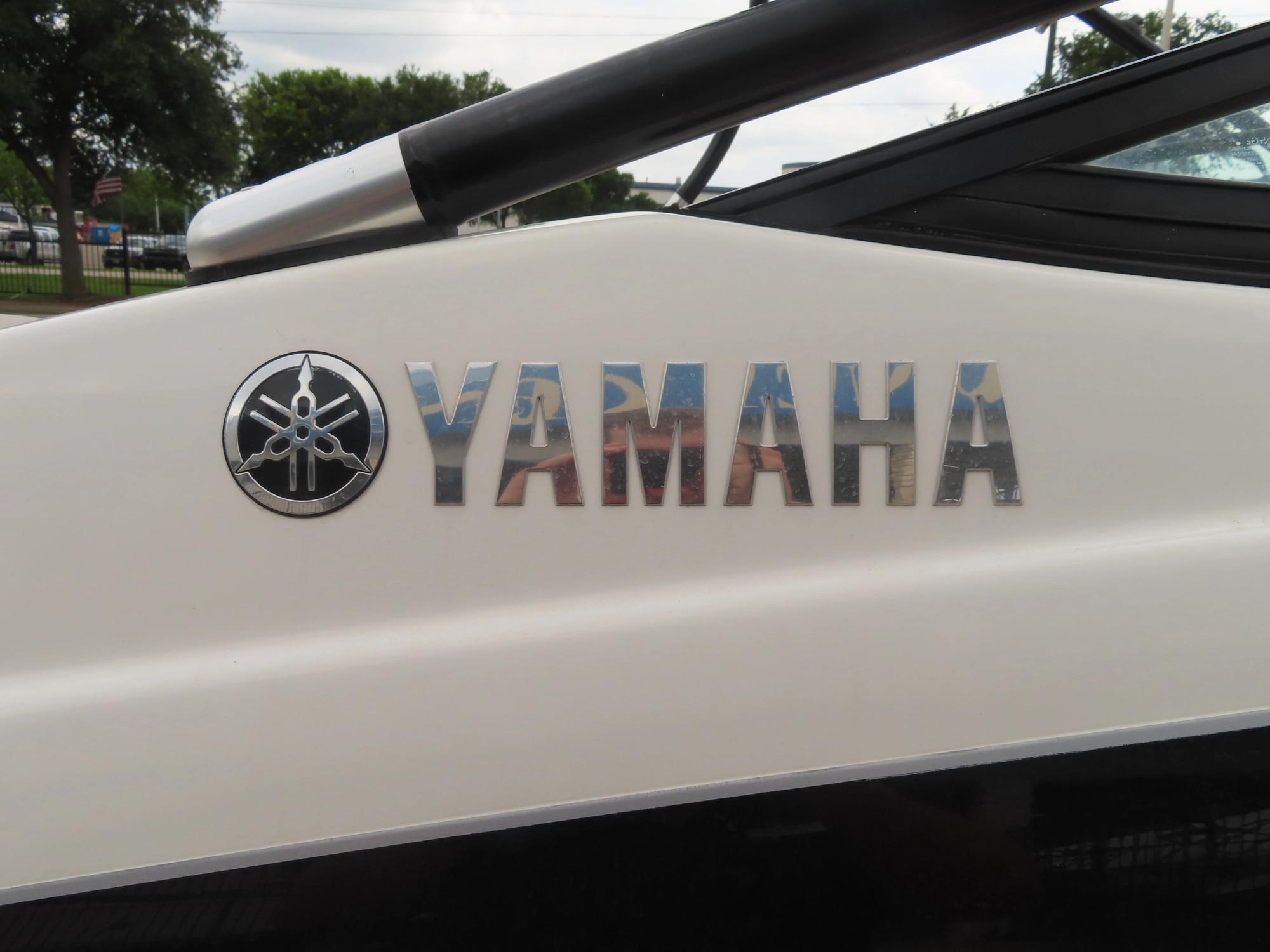 2013-YAMAHA-AR192