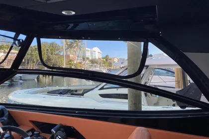 2022 Cruisers Yachts 38 GLS South Beach OB