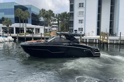 2022 Cruisers Yachts 38 GLS South Beach OB