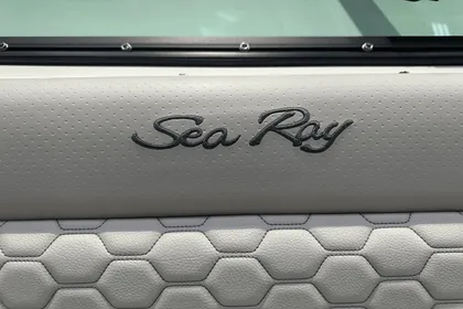 2023 Sea Ray 250SDX OB