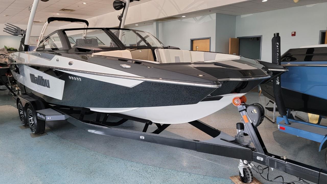 2022 Malibu 23 MXZ