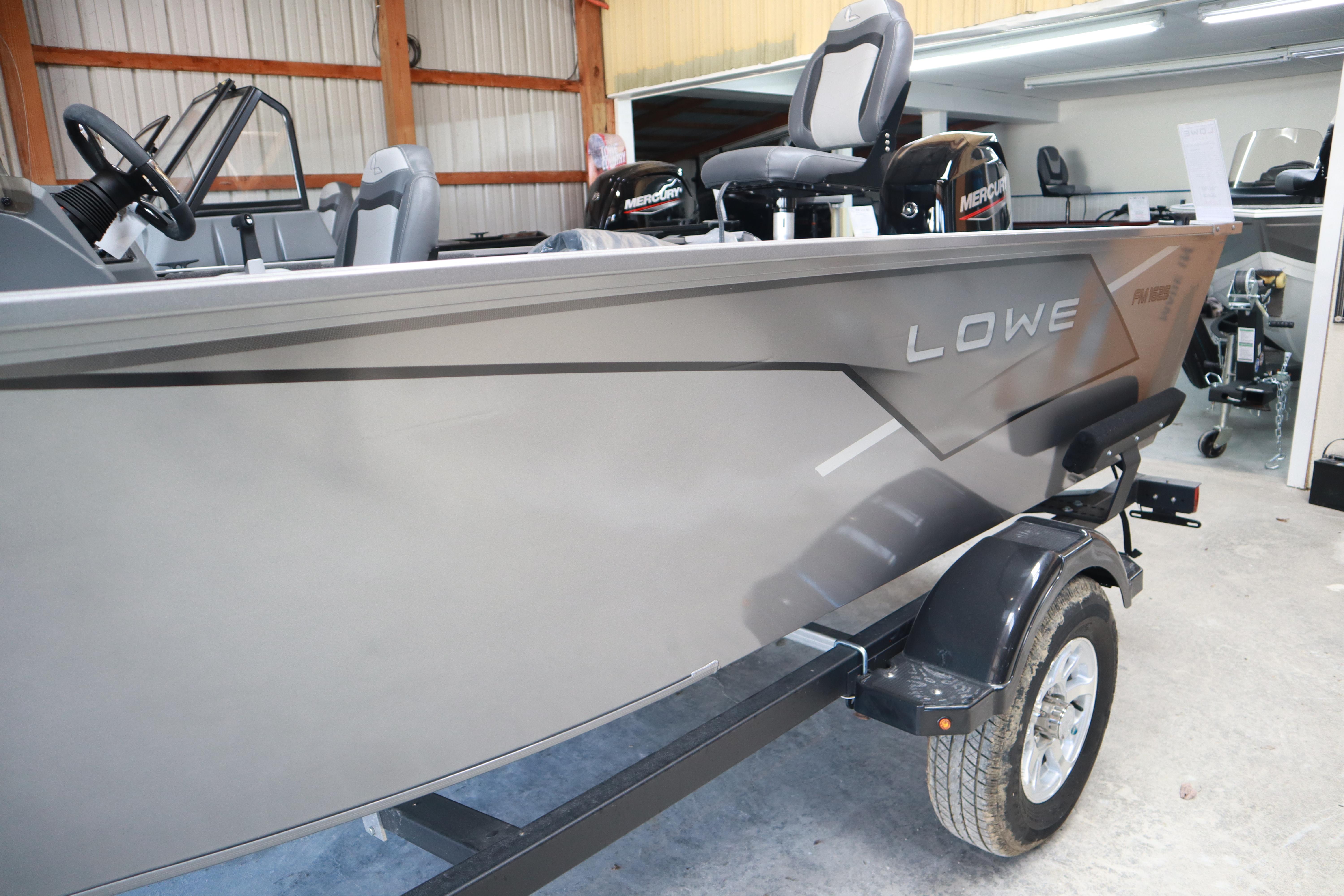 2023 Lowe Fishing Machine 1625 SC