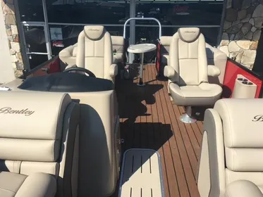 2024 Bentley Pontoons Elite 223 Admiral