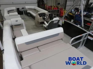 2024 Princecraft Vectra 25 RL Swingback Lounge Pontoon & Mercury 4-