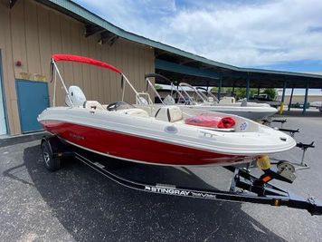 2022 Stingray 182Sc Side Console