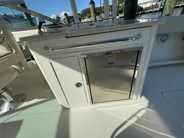 2013 Boston Whaler 270 Vantage