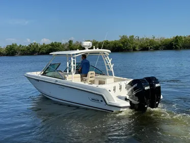 2013 Boston Whaler 270 Vantage