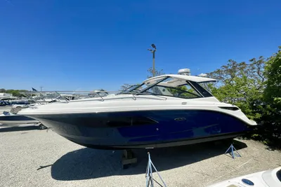 2020 Sea Ray 320 Sundancer