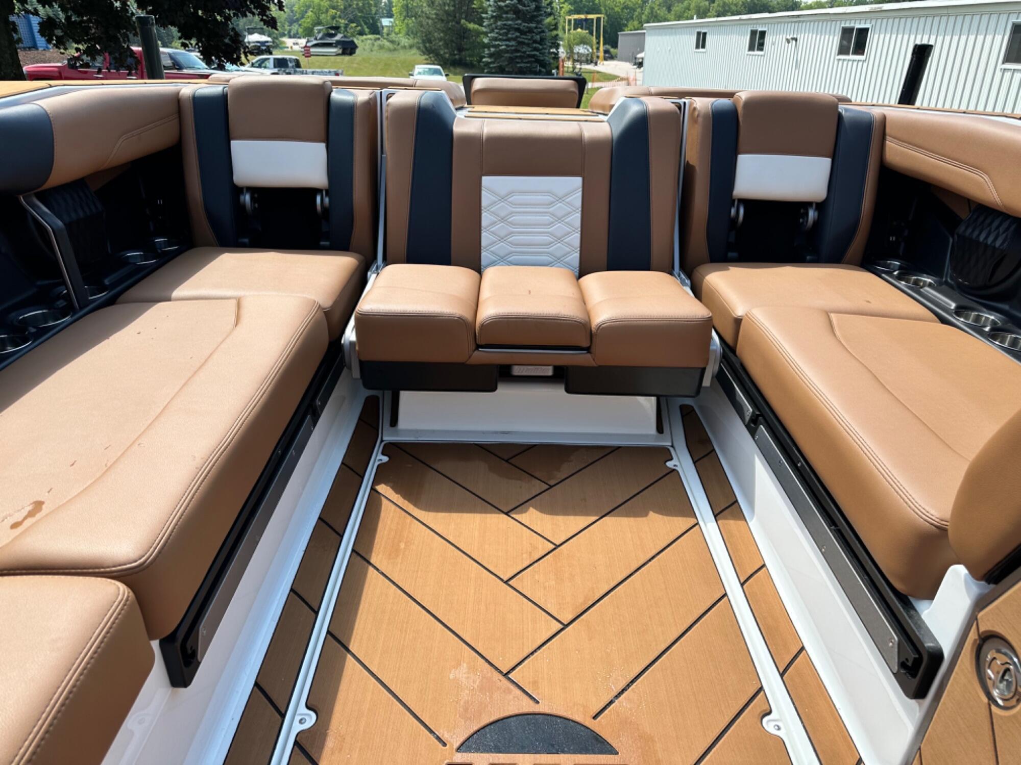 New 2024 Malibu 26 LSV, 49796 Walloon Lake Boat Trader