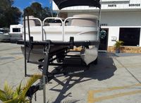 2015 Sun Tracker Party Barge 22 DLX