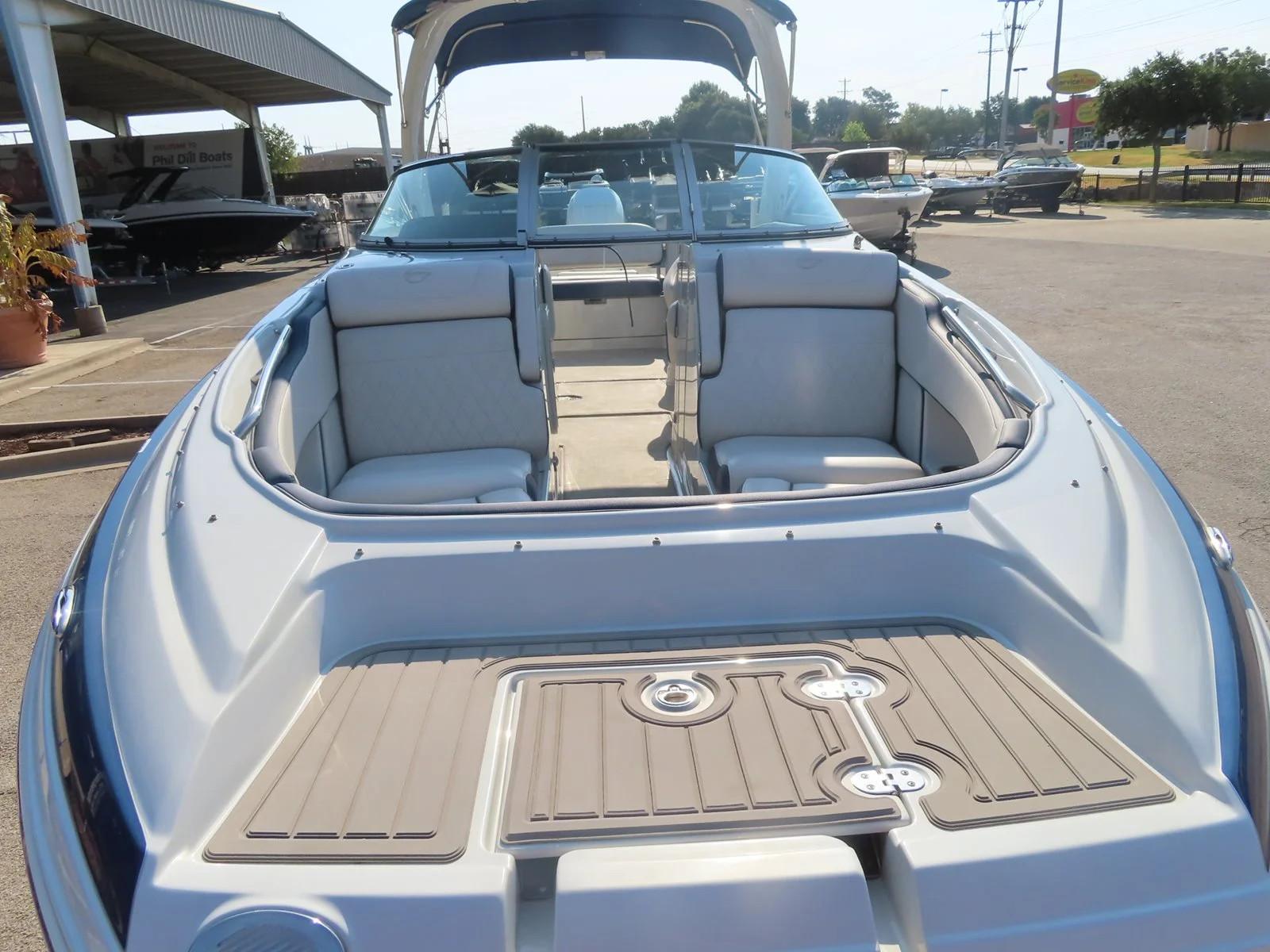 Used 2022 Crownline E285 XS, 75067 Lewisville - Boat Trader