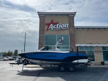 2022 MasterCraft XT24