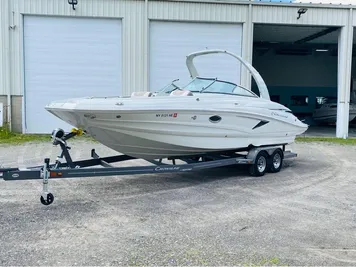 2019 Crownline e-285