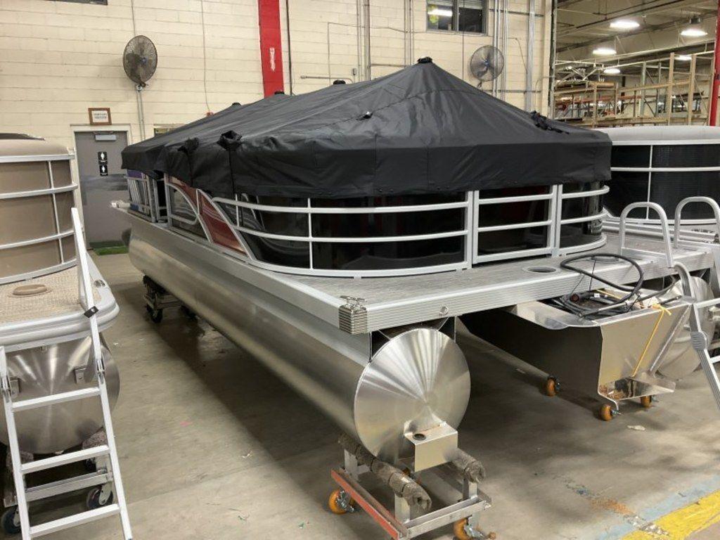2023 Bennington 22 LSR
