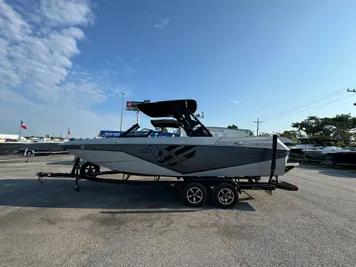 2020 ATX Surf Boats ATX 24