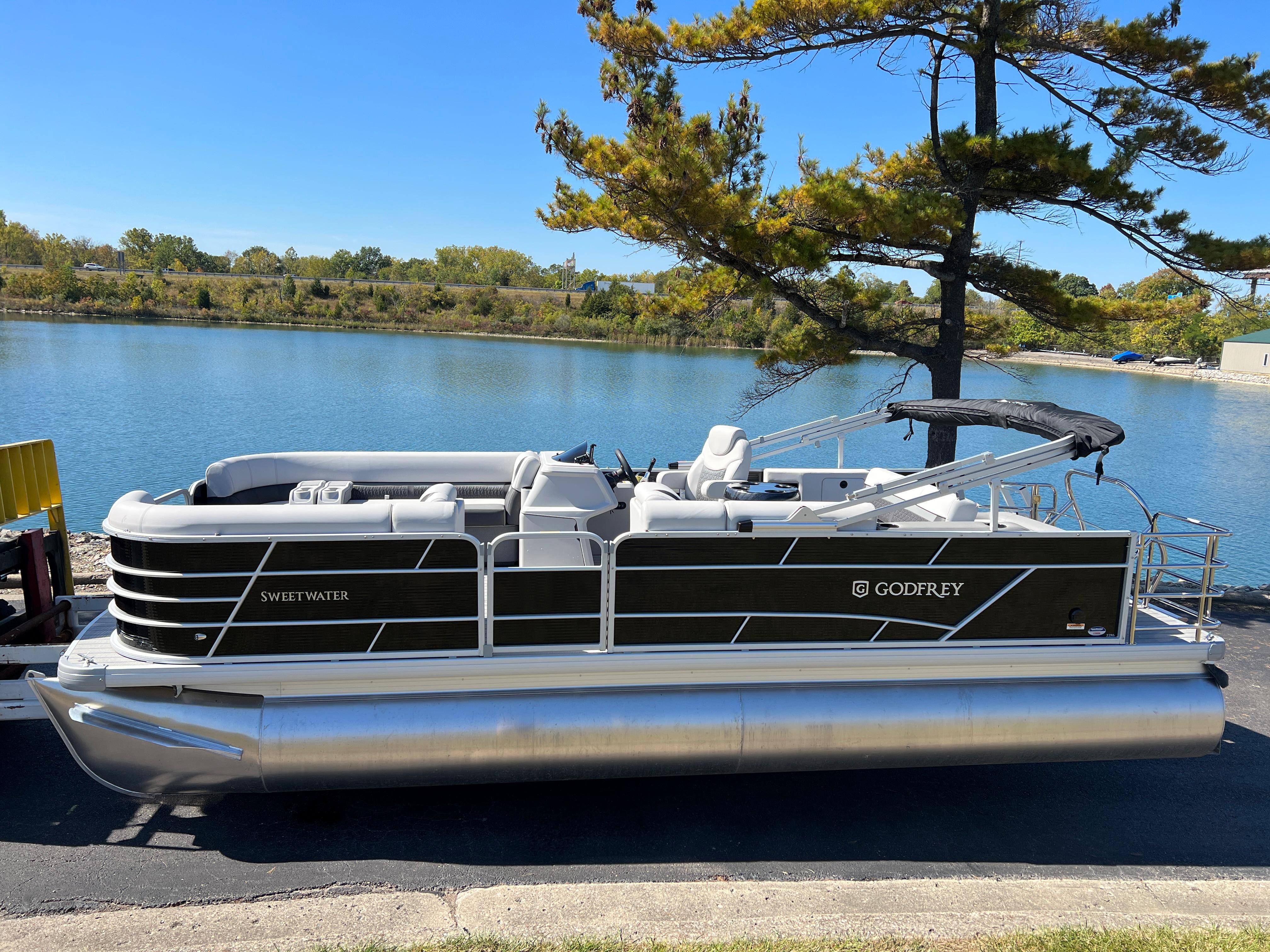 New 2024 Godfrey SWEETWATER 2286 SFL 46219 Indianapolis Boat Trader   9073247 20231005075658716 1 XLARGE 