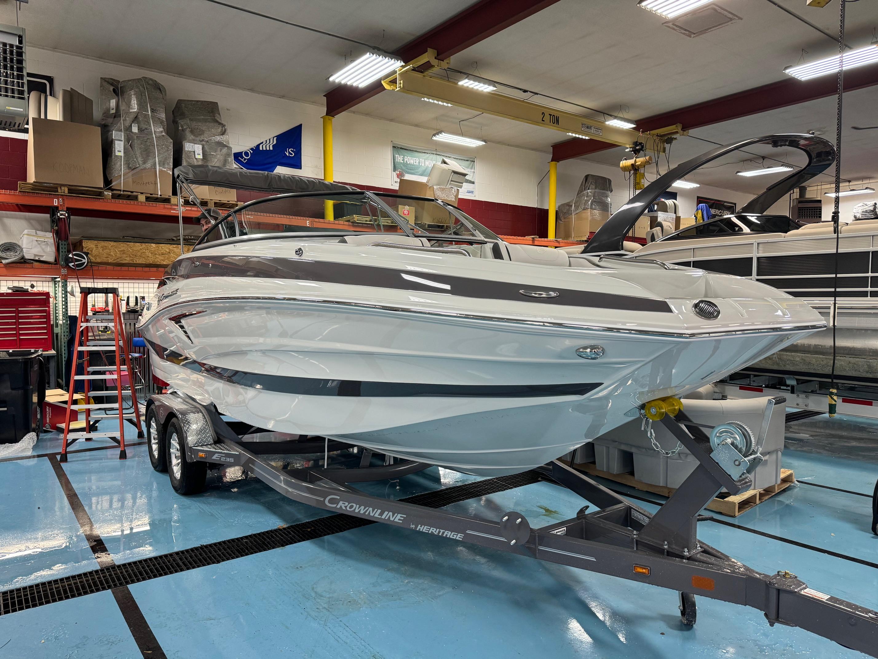 New 2024 Crownline E235, 49441 Muskegon - Boat Trader