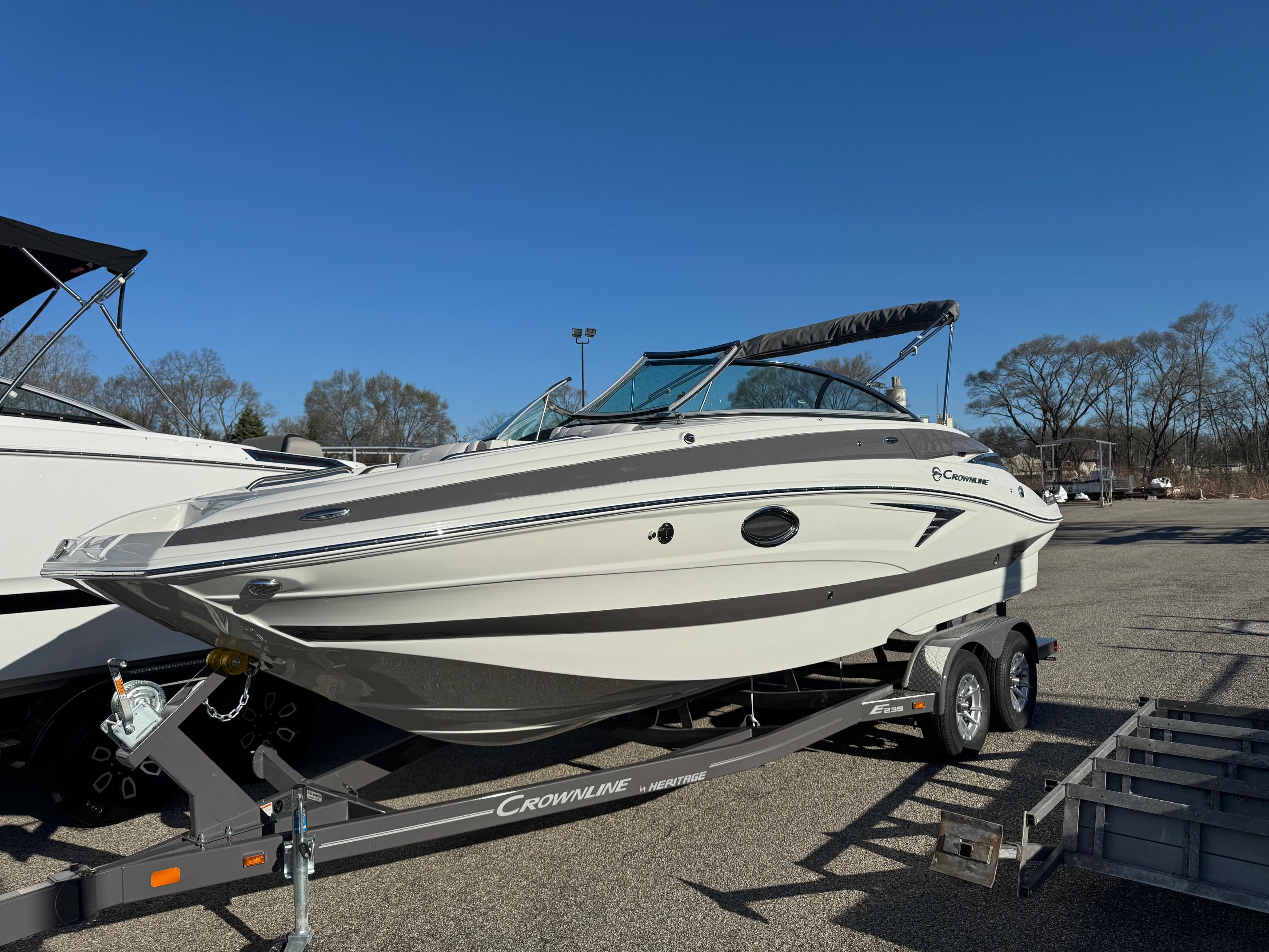 New 2024 Crownline E235, 49441 Muskegon - Boat Trader