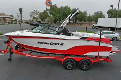 2024 MasterCraft XT22T