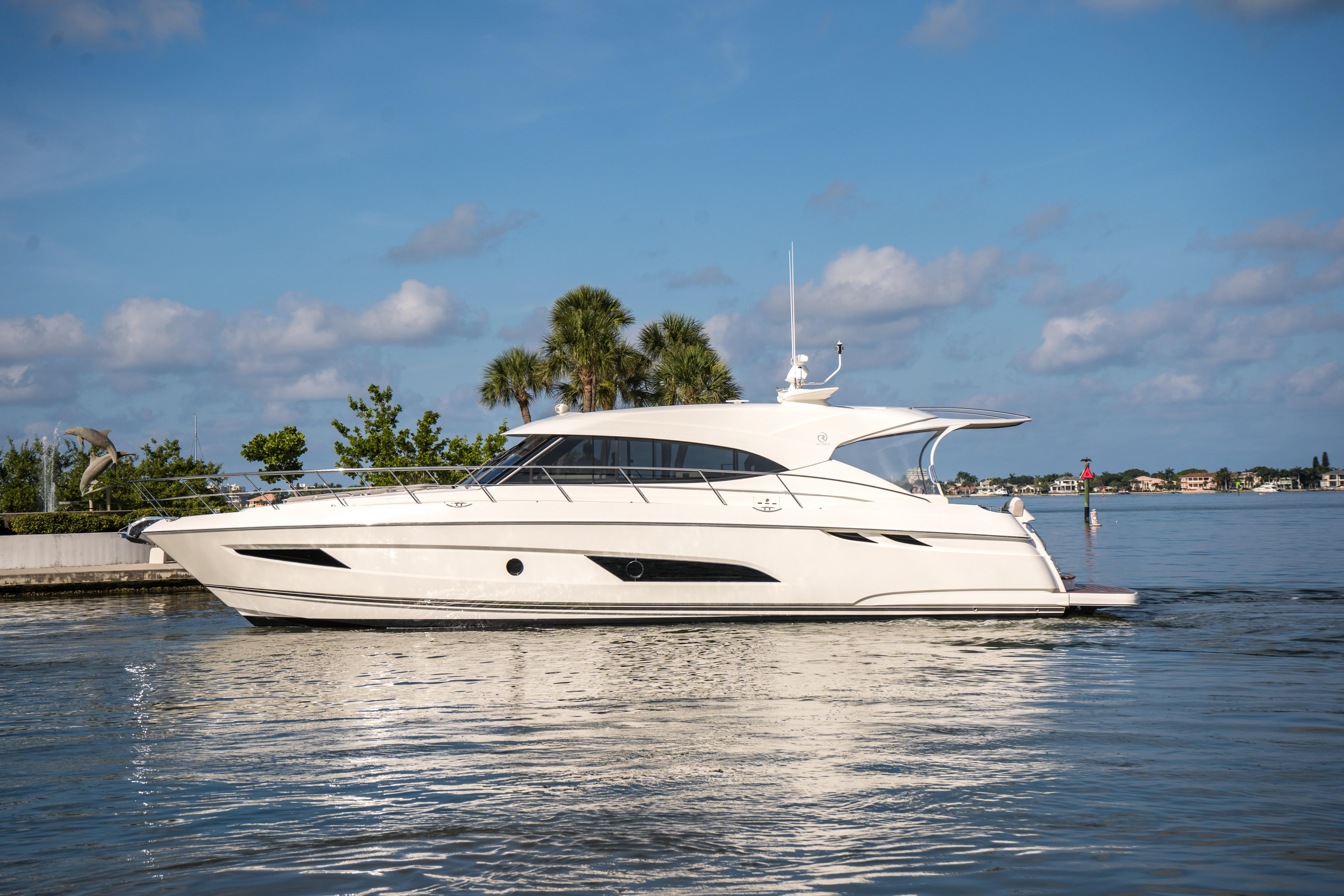 Used 2018 Riviera 5400 Sport Yacht, 34236 Sarasota - Boat Trader