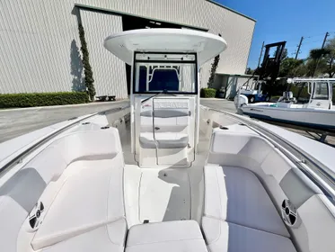 2020 Robalo R302