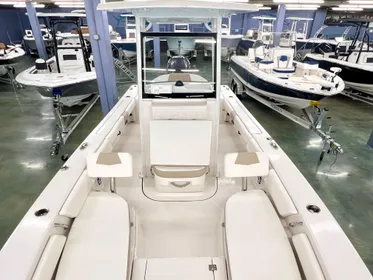 2024 Robalo 246 Cayman