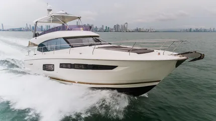 2016 Prestige Flybridge