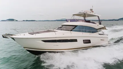 2016 Prestige Flybridge