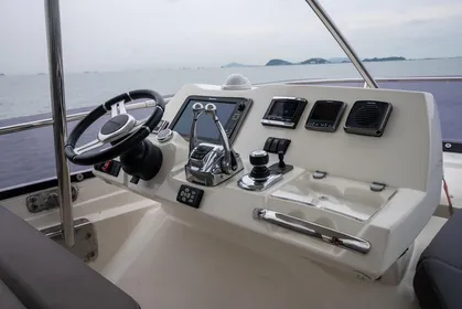 2016 Prestige Flybridge