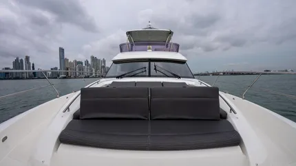 2016 Prestige Flybridge