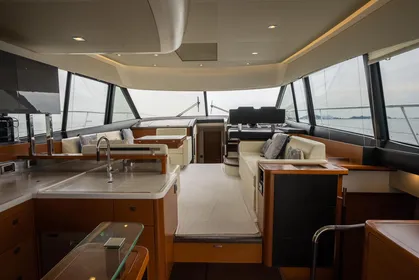 2016 Prestige Flybridge