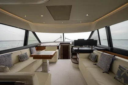 2016 Prestige Flybridge