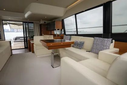 2016 Prestige Flybridge