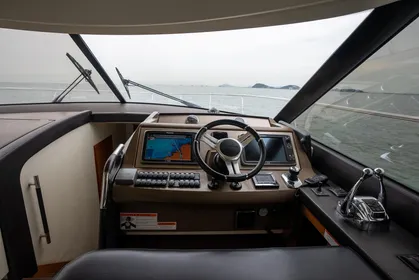 2016 Prestige Flybridge