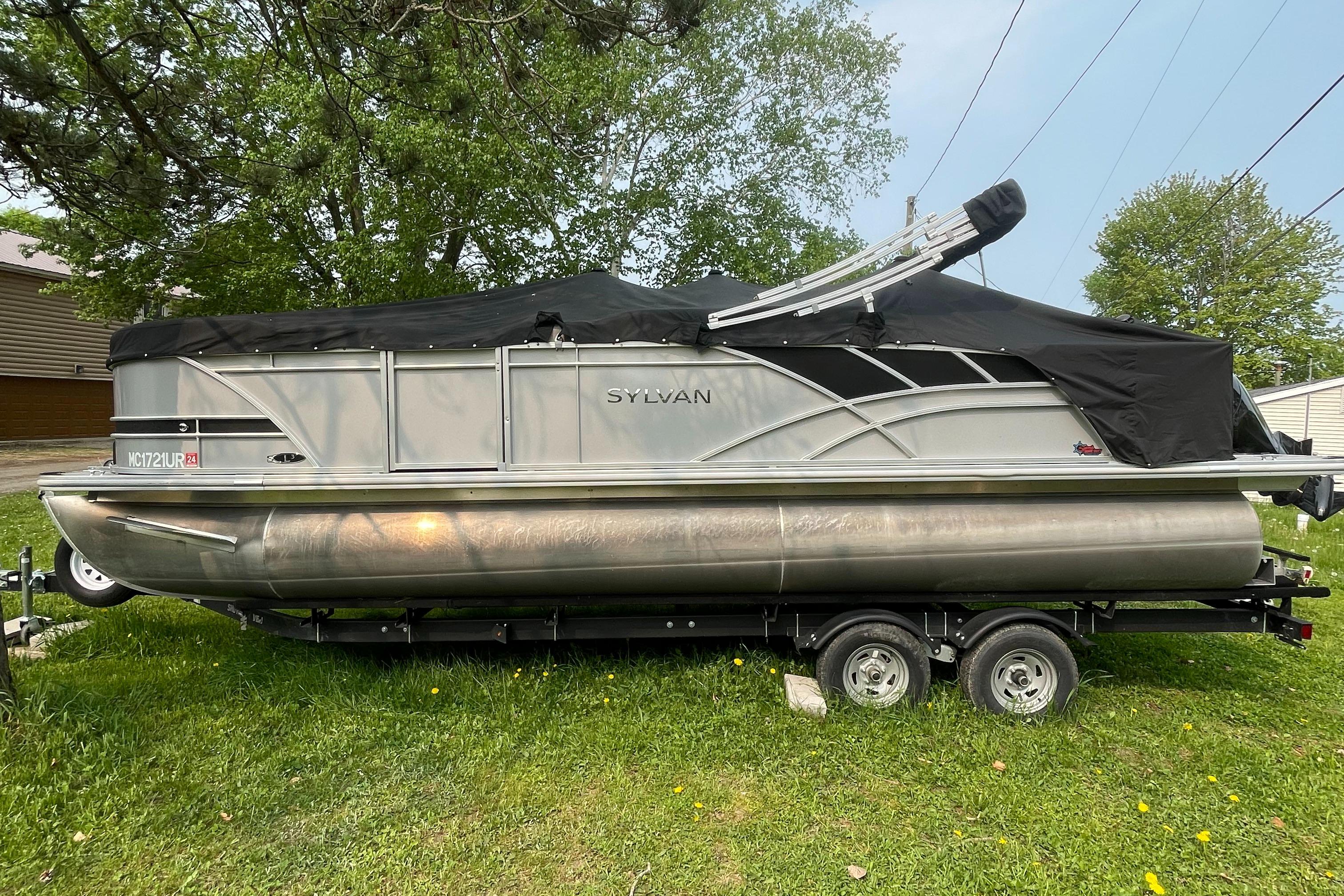 Used 2022 Sylvan L3 Dlz Bar, 49720 Charlevoix - Boat Trader