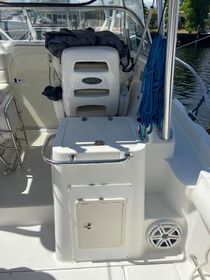 2006 Boston Whaler 305 Conquest