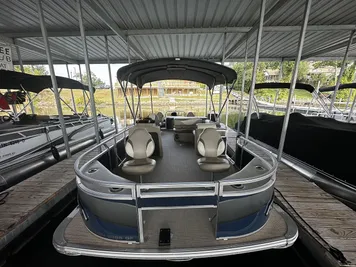 2023 Avalon Venture 85 Quad Fish 23