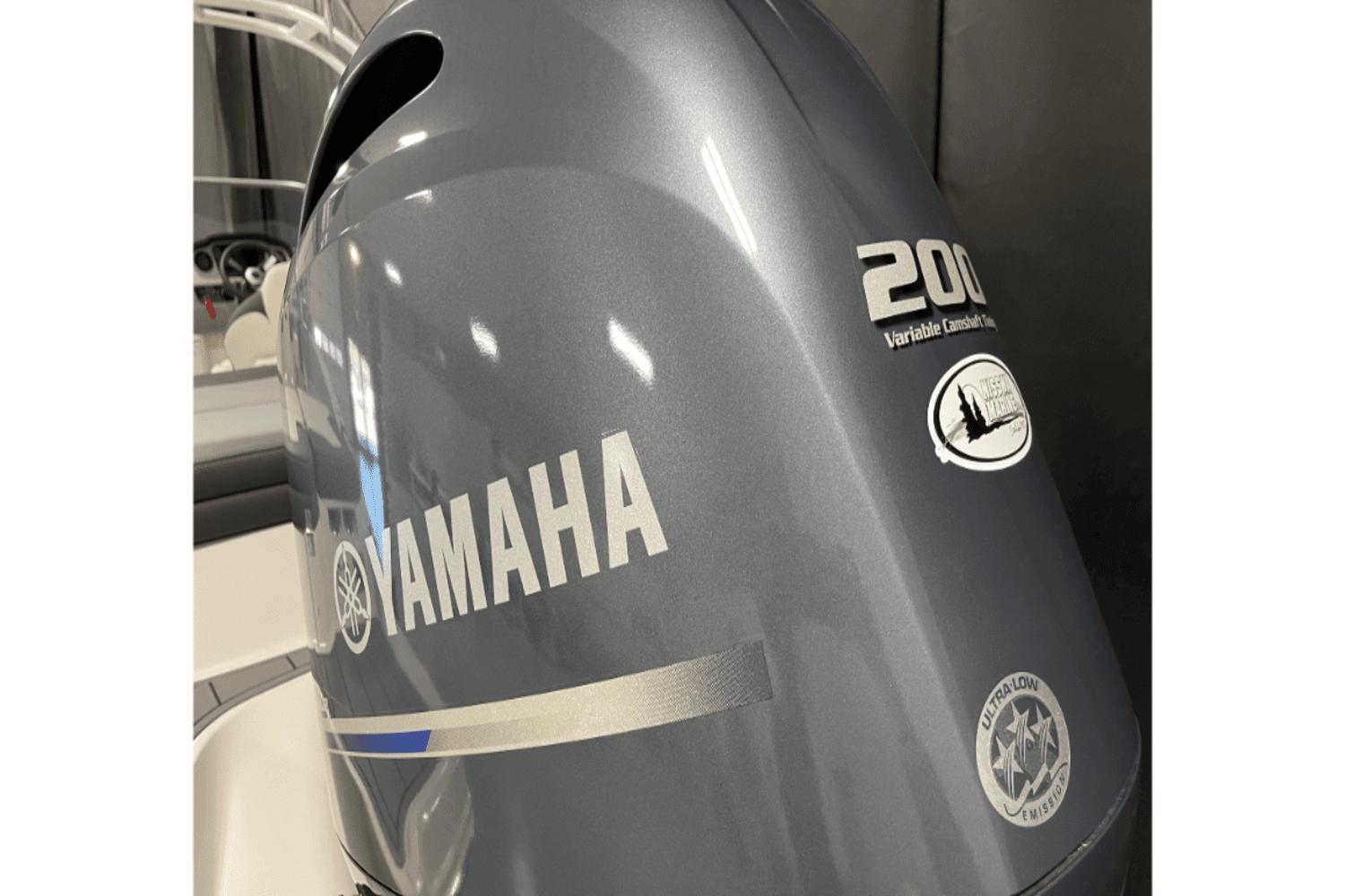 2023 Chaparral 23 SSi Outboard