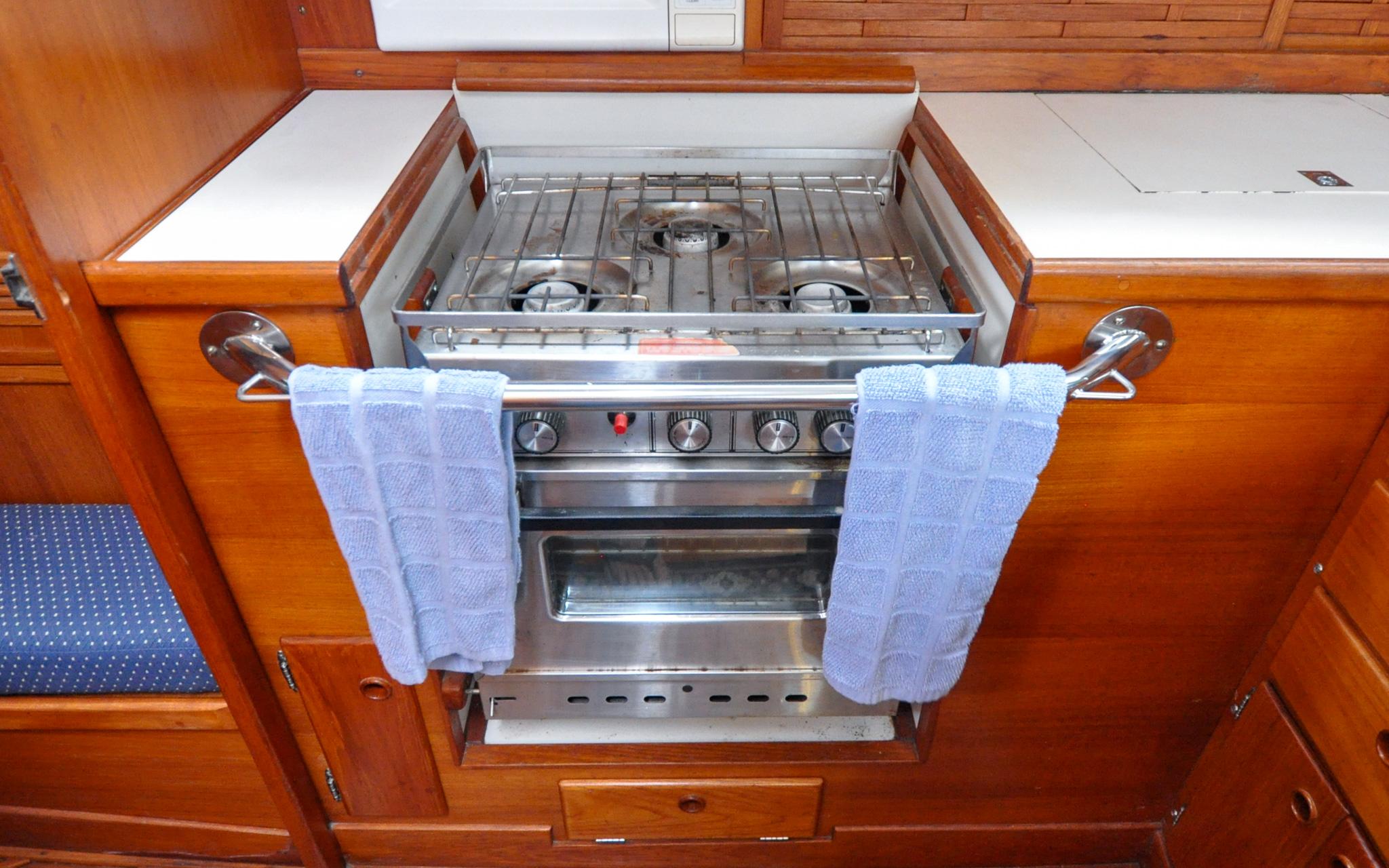 Sabre 42 - Jubilee - Galley - Stove