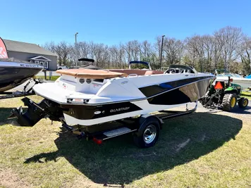 2018 Glastron Deck boat