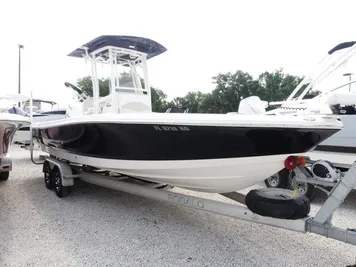 2017 Robalo 246 Cayman