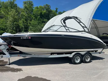 2018 Yamaha Boats 242 Limited S