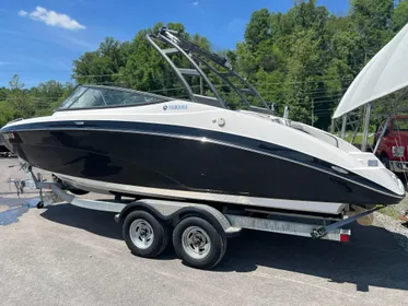 2018 Yamaha Boats 242 Limited S