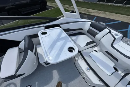 2024 Yamaha Boats AR195