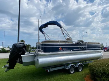 2021 Sun Tracker Party Barge 24 DLX