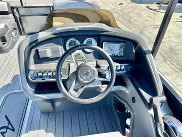 2023 Avalon Catalina Rear Fish 23 w/ 150HP Mercury!