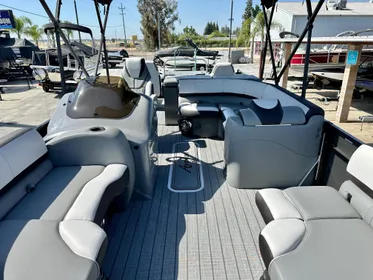 2023 Avalon Catalina Rear Fish 23 w/ 150HP Mercury!