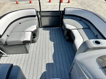 2023 Avalon Catalina Rear Fish 23 w/ 150HP Mercury!