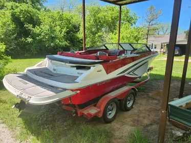 2017 Glastron GTSF-205 Boat Rig